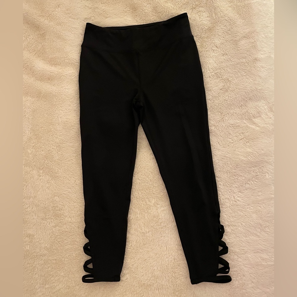 Capri Juniors Black Leggings from Zella